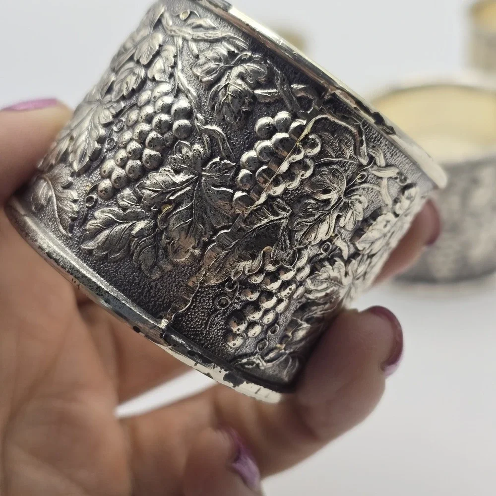 Vintage‎ F.B. Rogers Silver Co. Grape Vine Napkin Rings Set of 4 F-996 Japan